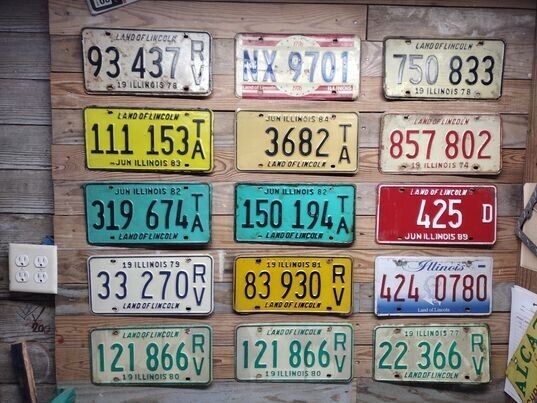 Illinois Lot of 15 Expired 1980 License Plate Auto Tags AR 93 437