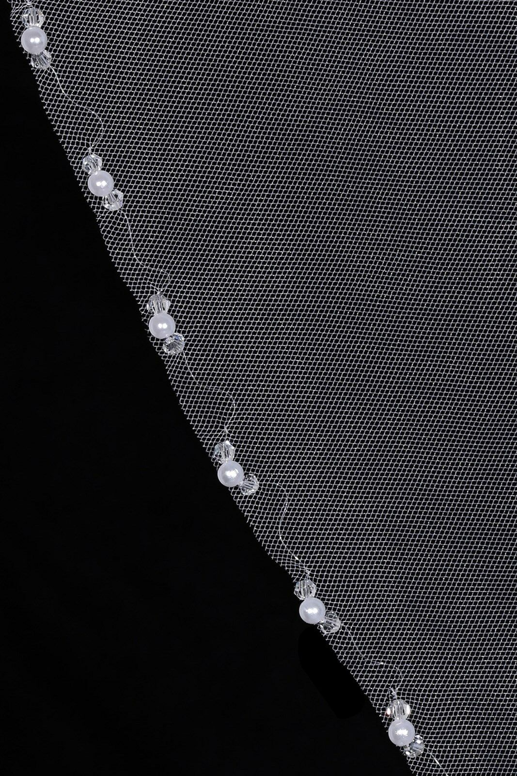 1 Layer Bridal White / Ivory Fingertip Length Pearls Crystals Edge Wedding Veil