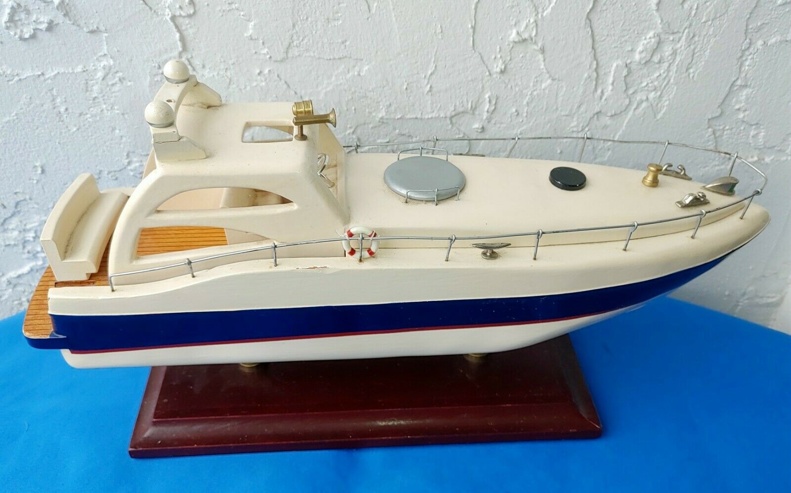 Vintage 1950's Replica Wood Yacht - Chris Craft. Nice Display Piece 15