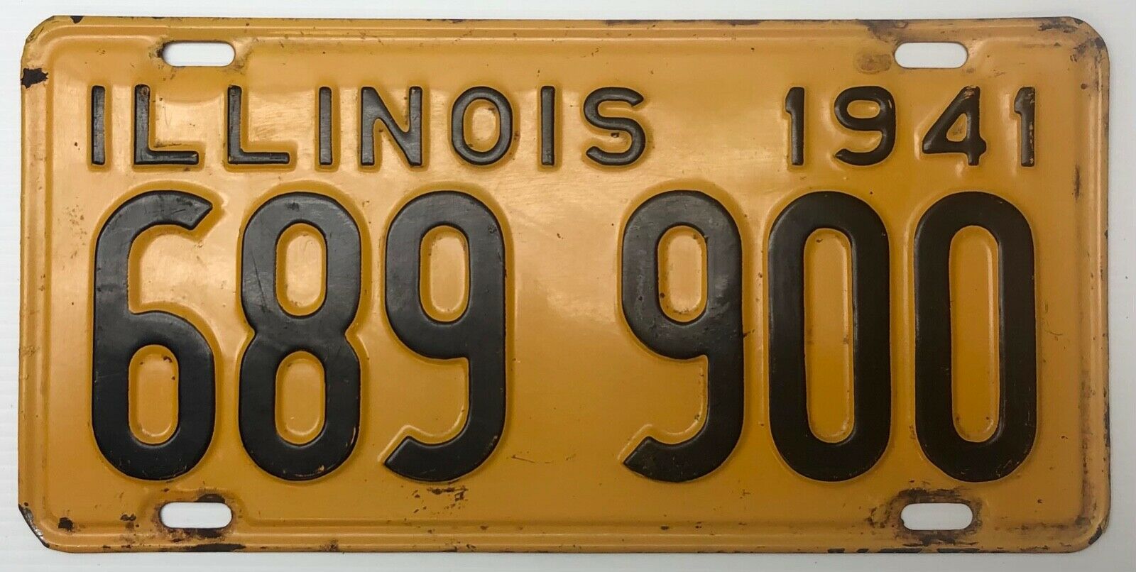 Vintage Single 1941 Illinois 6 number 689 900 License Plate
