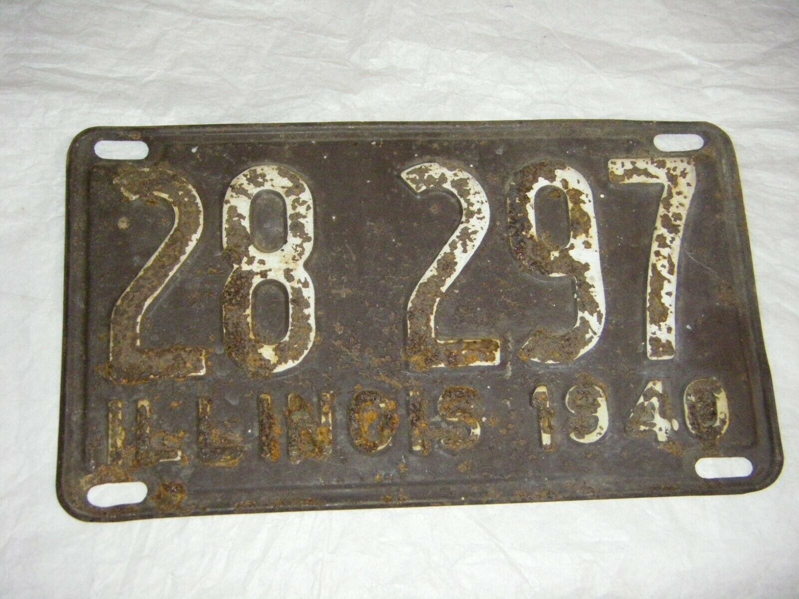 1940 Illinois License Plate #28 297