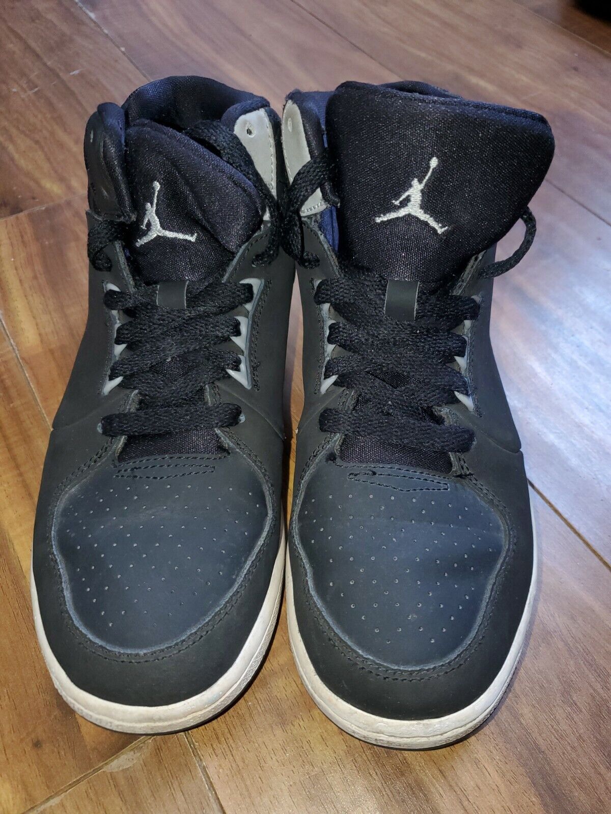 NIKE Jordan Youth Boy's Black/White Basketball Shoes Size 5.Y (707320-004)