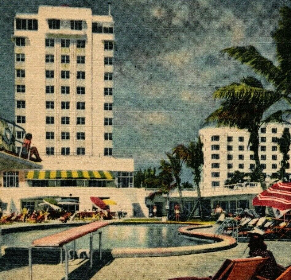 Miami Beach Florida St Moritz Hotel Swimming Pool View Curteich Linen Postcard