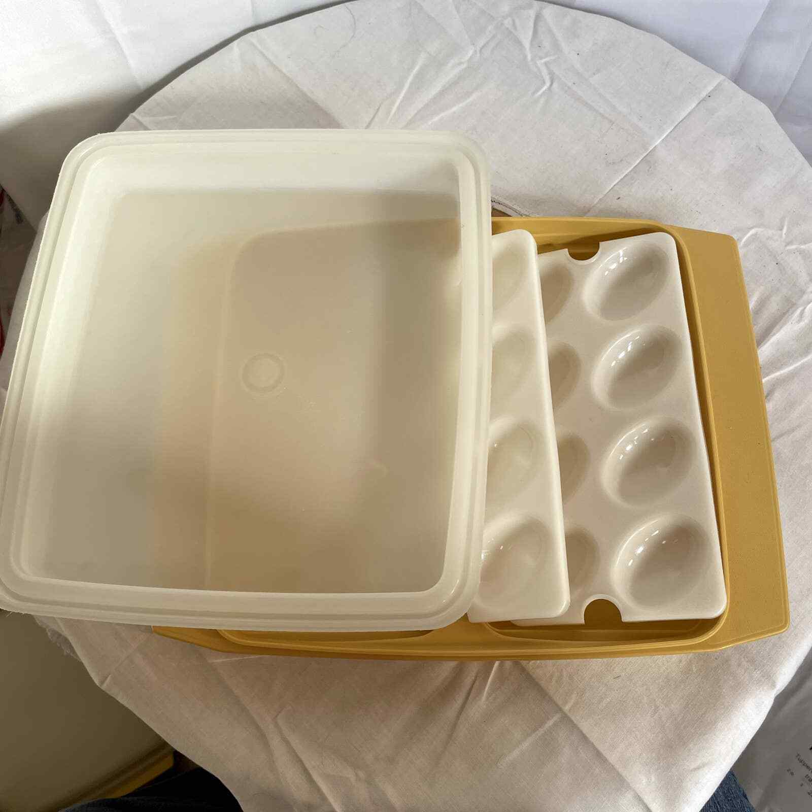 Vintage Tupperware Egg Travel Tray with cover 4 parts