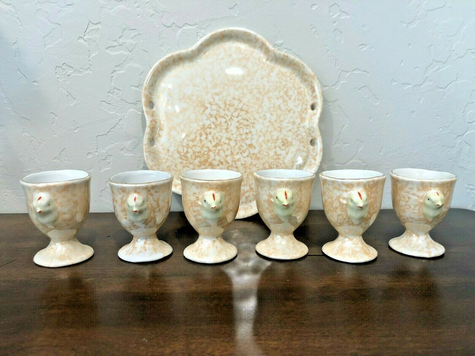 7 Piece Chick Egg Cup Set Including Matching Plate, Speckled With Gold Detail