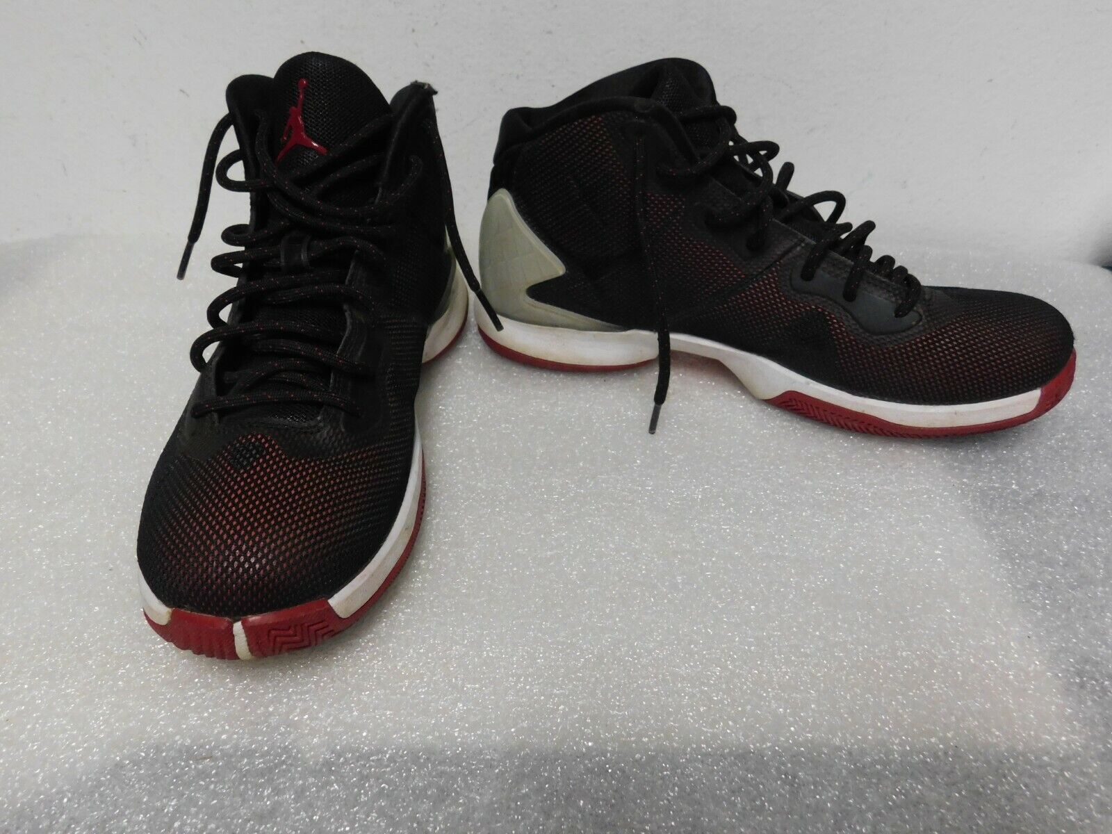 Jordan Super Fly 4BG sneakers size 7Y boys youth Black and Red 768930